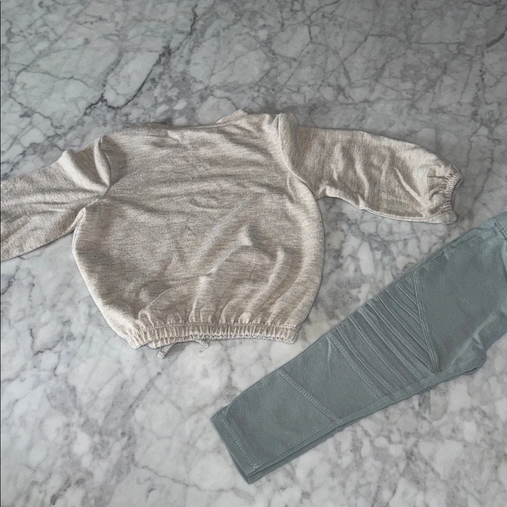 Jessica Simpson Neutral Toddler Outfit 2T